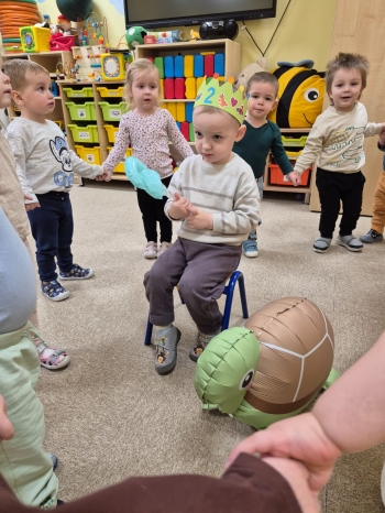 e9043765-cf41-4237-b297-c53bc7e6f6d2